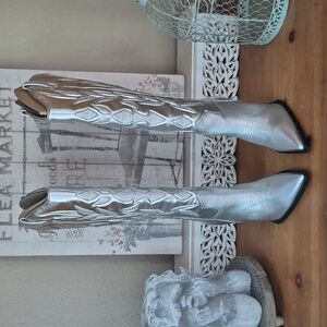 Steve Madden Kinzee -R Metallic Rhinestone Embellished Tall Western Boots SILVER